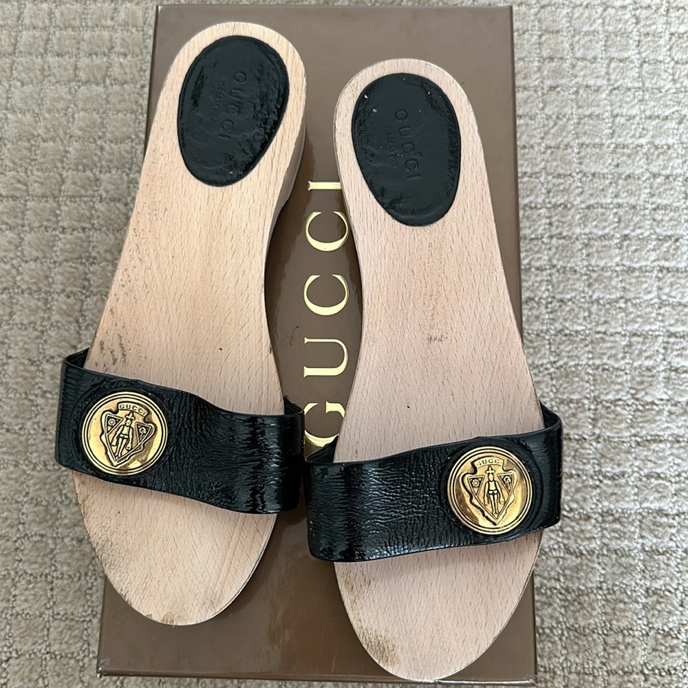 Gucci Black Patent Leather Crest Wooden Slide Sandals size 36.5 - Picture 3 of 4